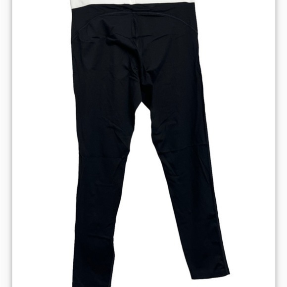 Pink Victoria’s Secret Womens active
Black Leggings with gold and white waist - Picture 5 of 6